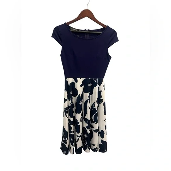 NWT Homeyee Navy and White Floral A-Line Dress Size Small - Picture 2 of 6
